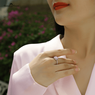 Sparkling Halo Moissanite Ring