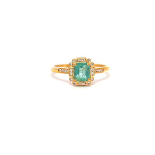 Emerald Gleam Statement Ring
