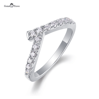 Ribbon Design Moissanite Band