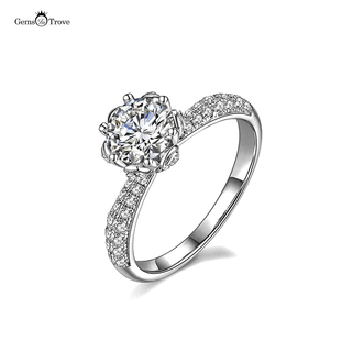 Flower shape moissanite diamond ring