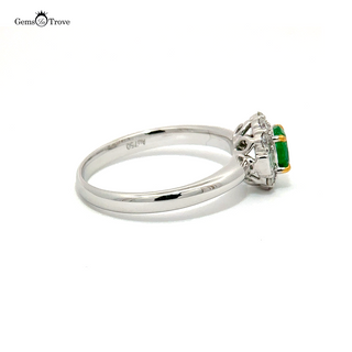 18K gold oval emerald ring for weddings and engagements