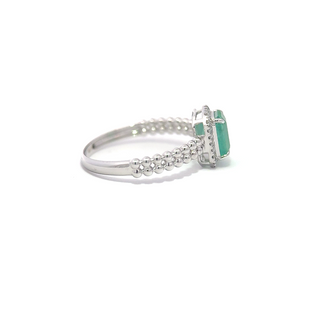 Emerald Lumière Diamond Ring