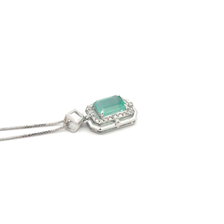 Golden Luxe Emerald Beryl Pendant