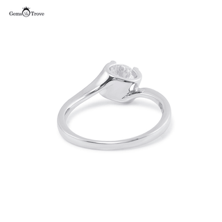 Stylish oxhead Moissanite ring