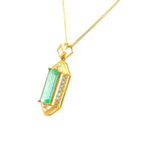 Emerald Classic Oval Pendant
