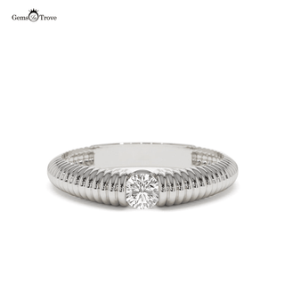 Solitaire Ribbed Diamond Ring