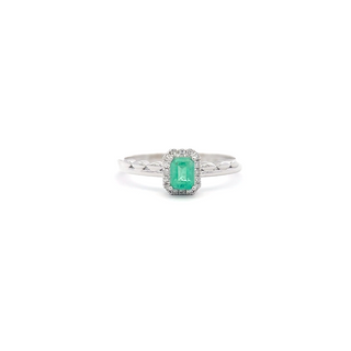 Purity Crest Emerald Ring