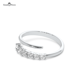 Elegant Twisted Diamond Band