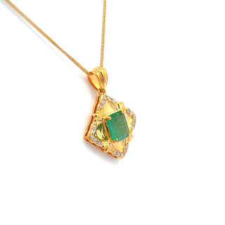 Emerald Étoile Halo Pendant