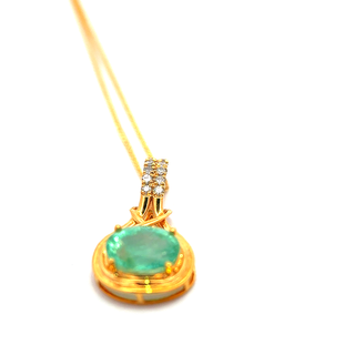 Emerald Oval Spark Pendant