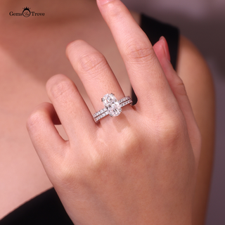 Oval Cut Moissanite Ring Set