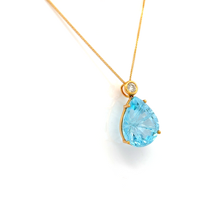 14K Yellow Gold Pendant with 8.25 ct Natural Blue Topaz & Diamond – IGI Certified