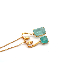 14K Yellow Gold Pendant with 2.65 ct Natural Emeralds – IGI Certified