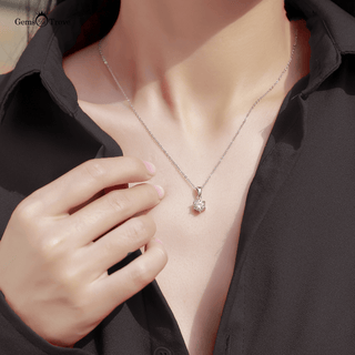 Round Cut Moissanite Diamond Pendant